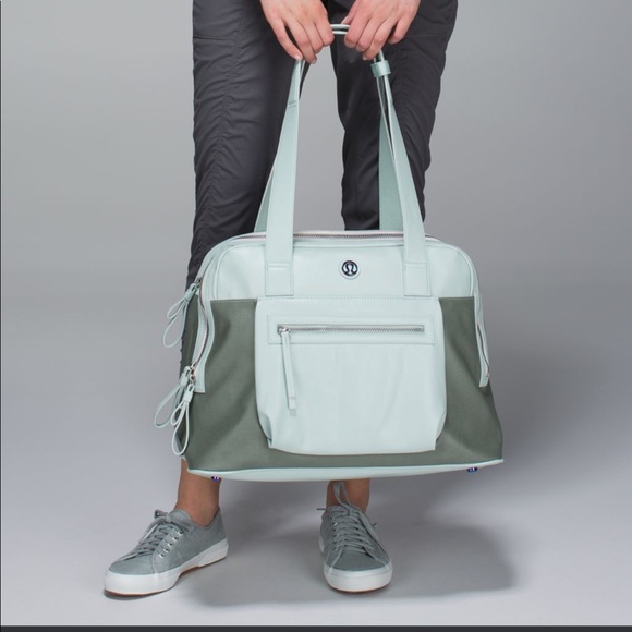 Lululemon gym bag - Picture 2 of 5